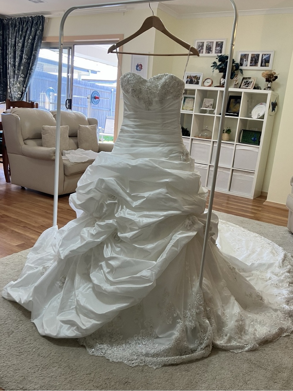 Maggie Sottero Sabelle White Bridal Wedding Gown Beaded Bodice dress gown 10 - Picture 2 of 15
